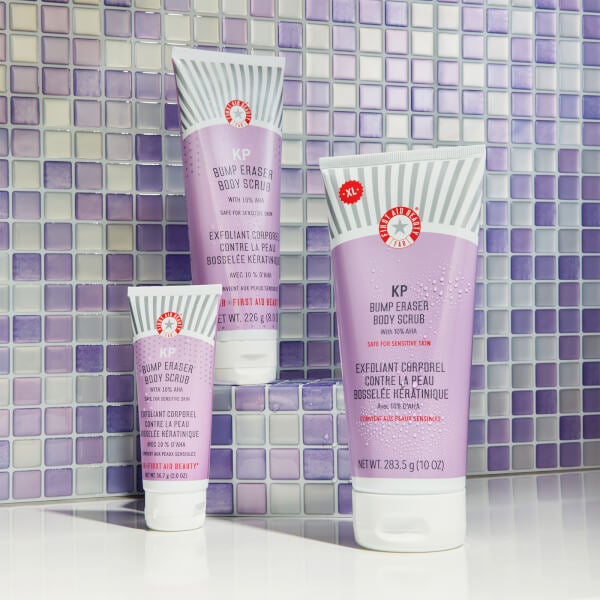 First Aid Beauty First Aid Beauty KP Bump Eraser Body Scrub with 10% AHA 283.5g Vendite Flash