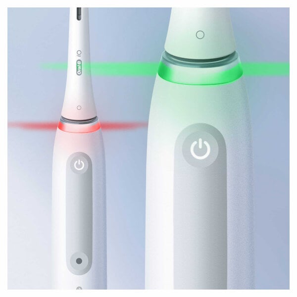 Oral B Oral-B iO4 White Electric Toothbrush with Travel Case Soddisfazione Garantita