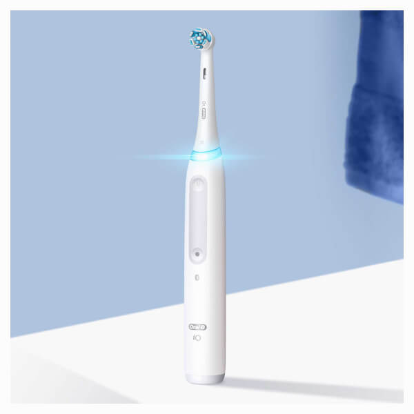 Oral B Oral-B iO4 White Electric Toothbrush with Travel Case Soddisfazione Garantita