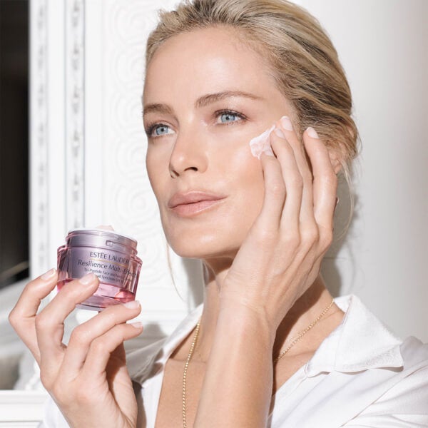 Estée Lauder Estée Lauder Resilience Multi-Effect Firming/Lifting SPF 15 crema ai 3 peptidi viso e collo - pelli normali/miste 50 ml Qualità