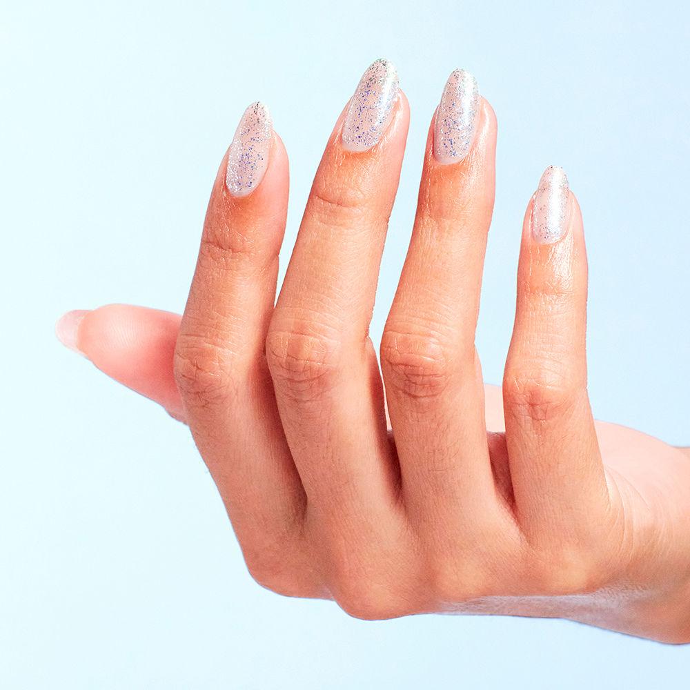 Opi NATURE STRONG Smalto di origine naturale Fornitura limitata