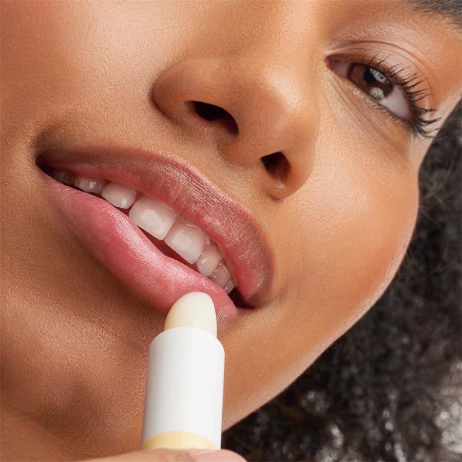Essence Cura delle labbra Lip Care HYDRA OIL CORE BALM 2025
