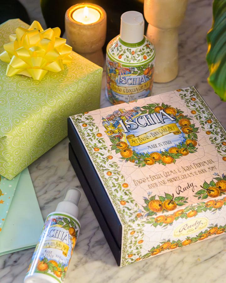 Rudy Profumi Scatola regalo con Bagno & Doccia Schiuma 250 mL + Acqua Profumata 100 mLLe Maioliche di RudyLinea Ischia Outlet